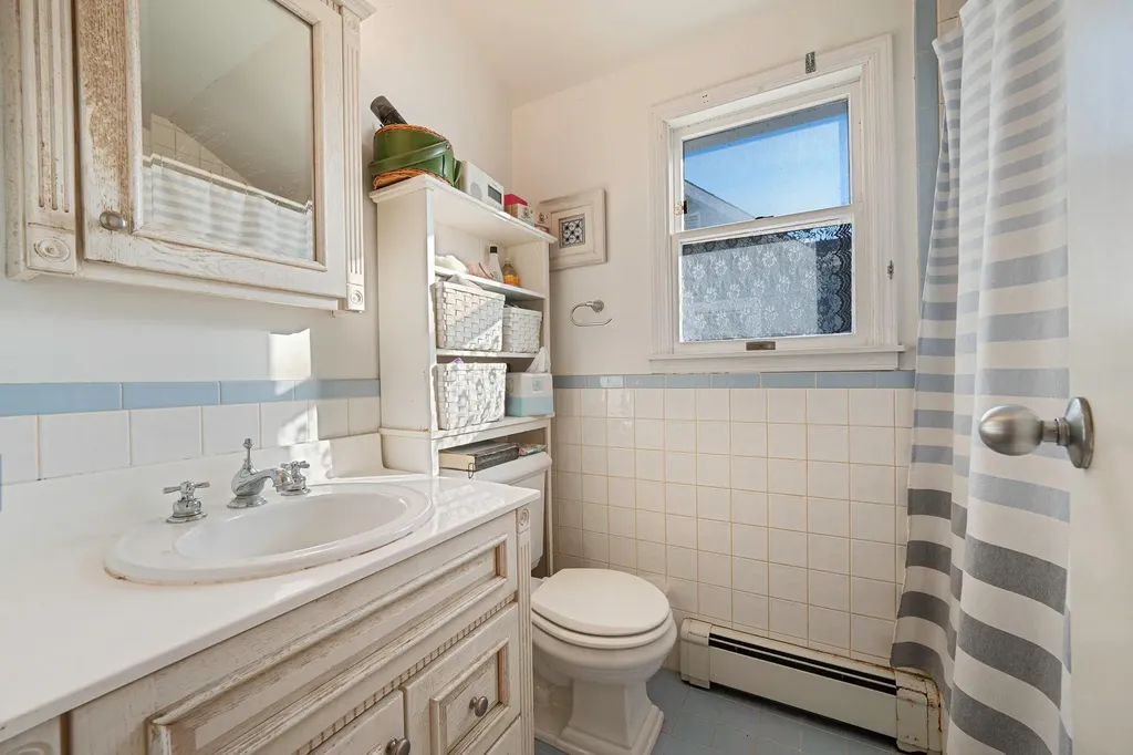 2552 Washington Avenue Oceanside NY 11572
