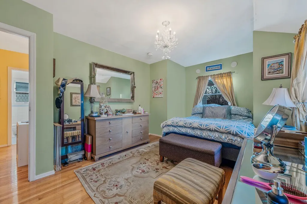 2552 Washington Avenue Oceanside NY 11572