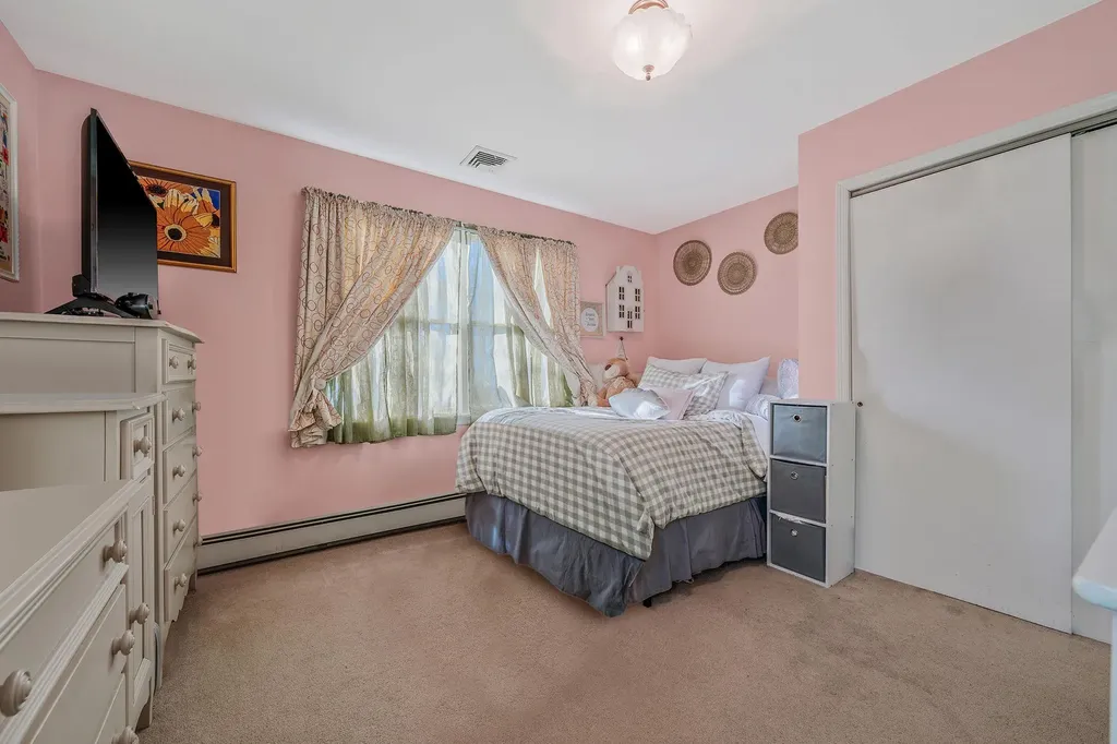 2552 Washington Avenue Oceanside NY 11572