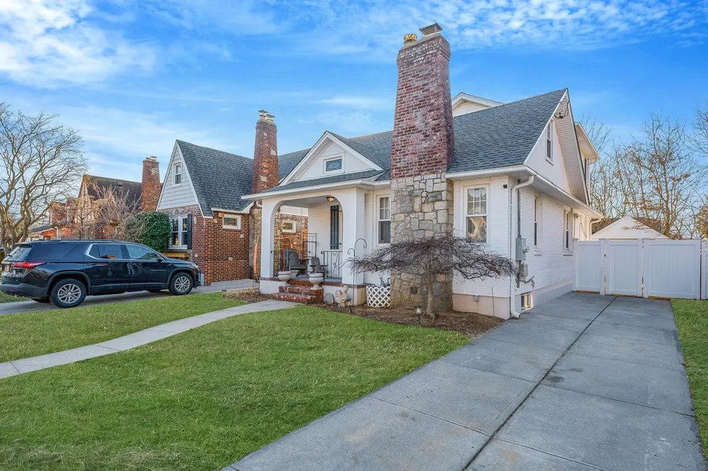 2552 Washington Avenue Oceanside NY 11572