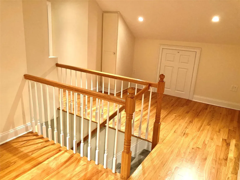 20 Soundview Avenue Oyster Bay NY 11771