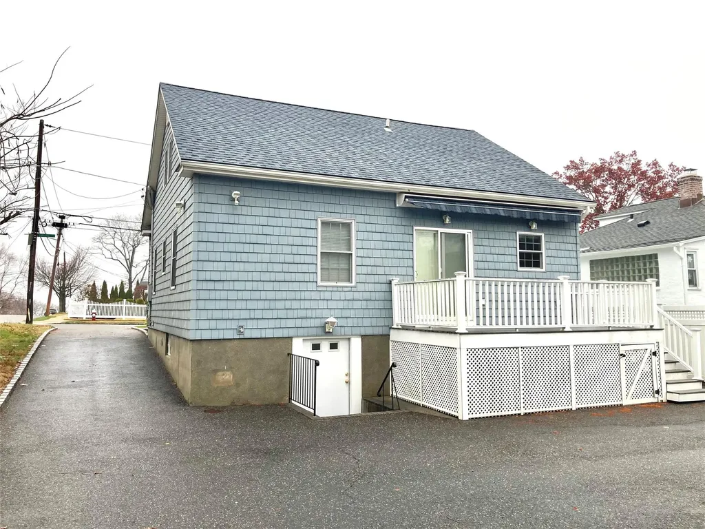 20 Soundview Avenue Oyster Bay NY 11771