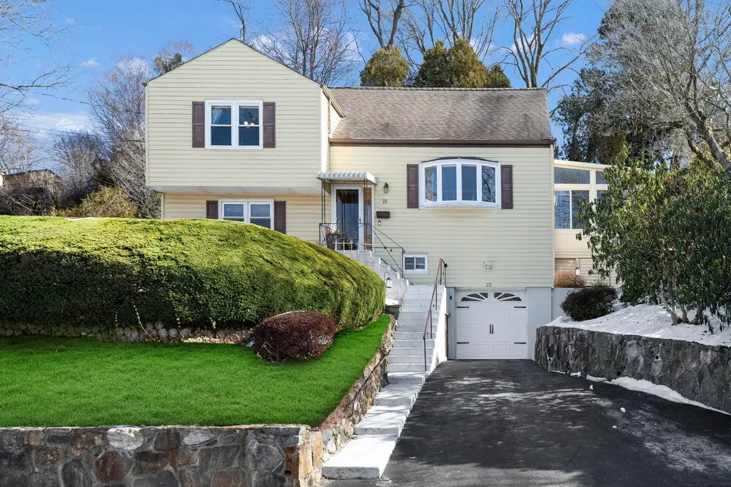 22 Pamela Lane Valhalla NY 10595