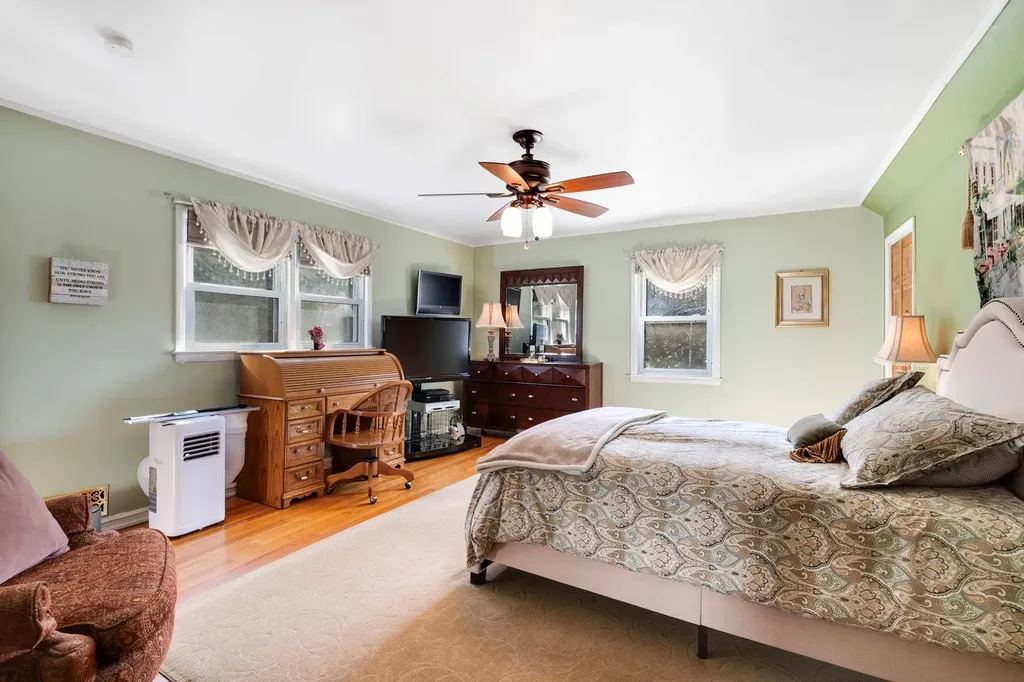 22 Pamela Lane Valhalla NY 10595