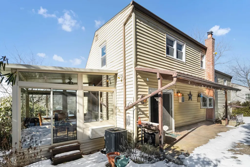 22 Pamela Lane Valhalla NY 10595