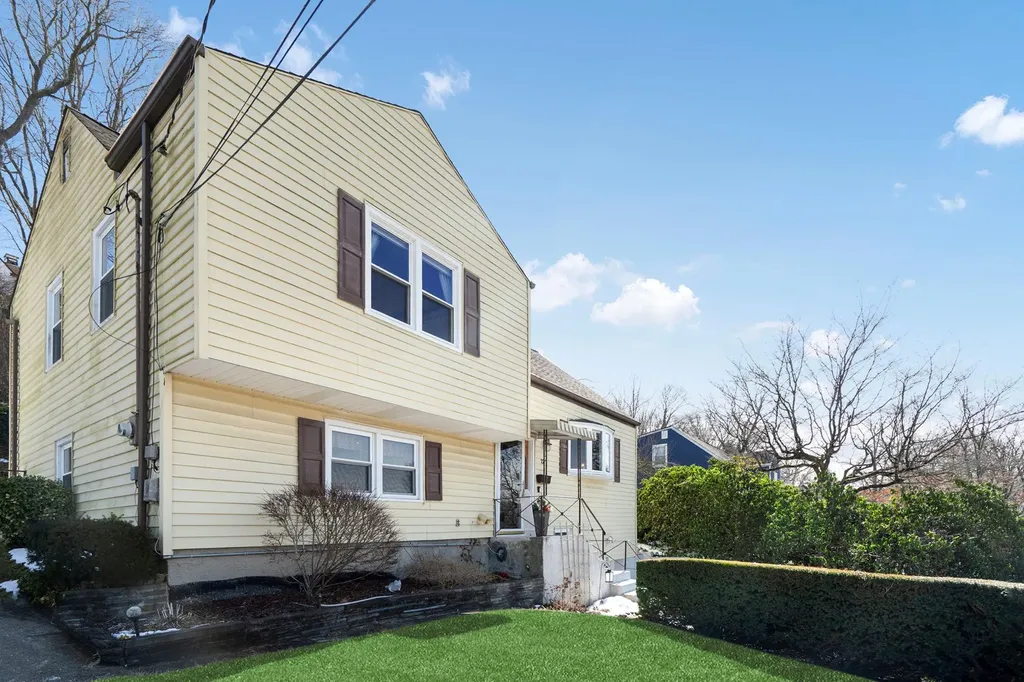 22 Pamela Lane Valhalla NY 10595