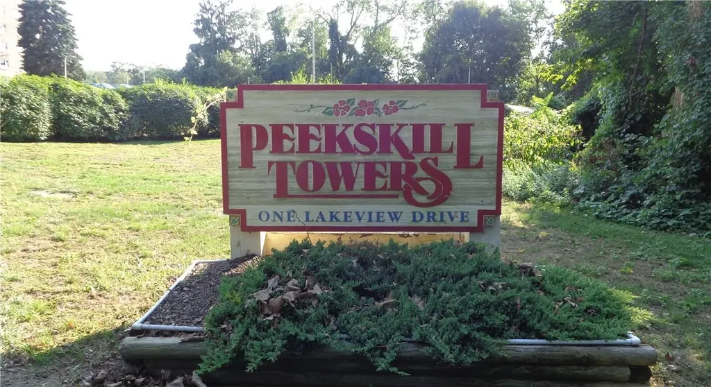 1 Lakeview Drive Peekskill NY 10566-2245