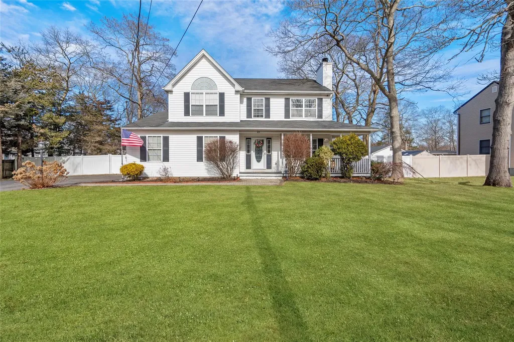 21 Sawyer Street Brookhaven NY 11950