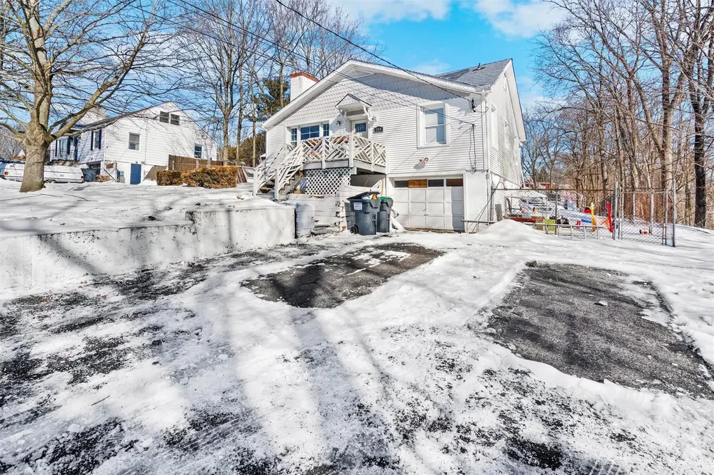 304 Broadway Maybrook NY 12543