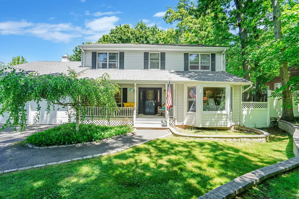9 4th Avenue Brookhaven NY 11778
