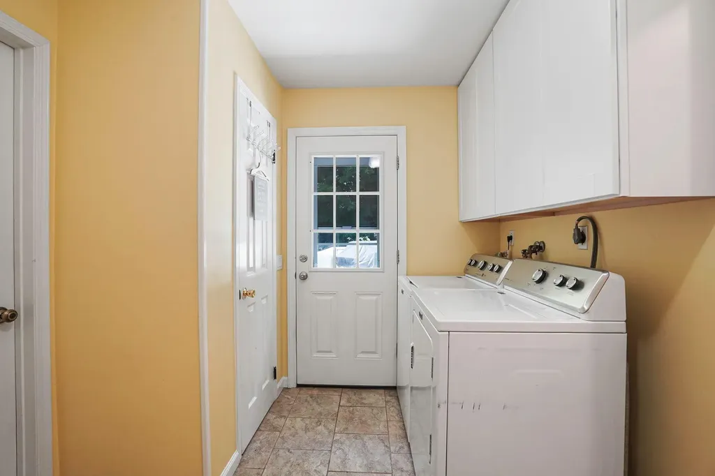 9 4th Avenue Rocky Point NY 11778