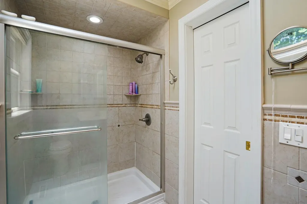 9 4th Avenue Rocky Point NY 11778