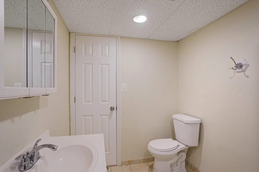 9 4th Avenue Rocky Point NY 11778