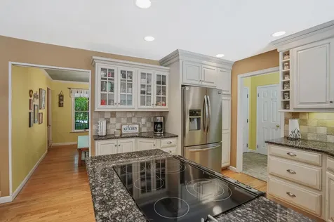9 4th Avenue Rocky Point NY 11778