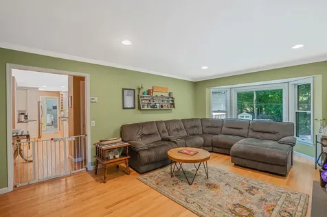 9 4th Avenue Rocky Point NY 11778