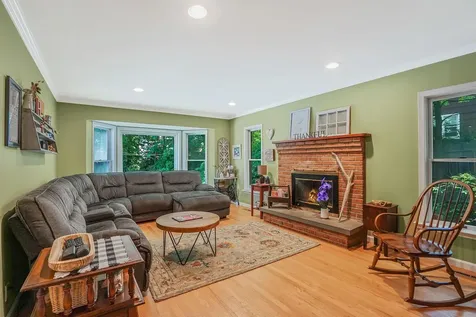 9 4th Avenue Rocky Point NY 11778