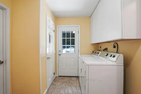 9 4th Avenue Rocky Point NY 11778