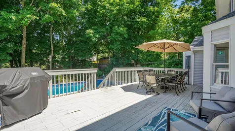 9 4th Avenue Rocky Point NY 11778