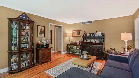 9 4th Avenue Rocky Point NY 11778