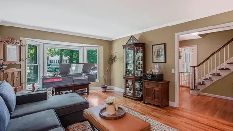 9 4th Avenue Rocky Point NY 11778
