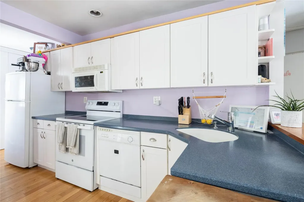 143 Gardiner Avenue East Hampton NY 11937