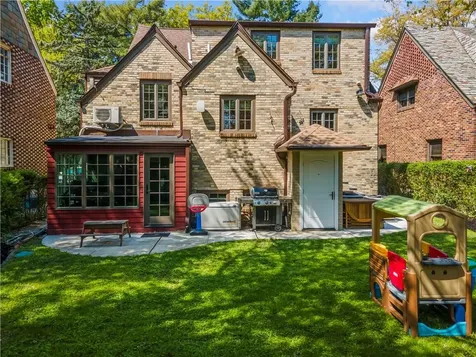 468 Murray Street Pelham NY 10803