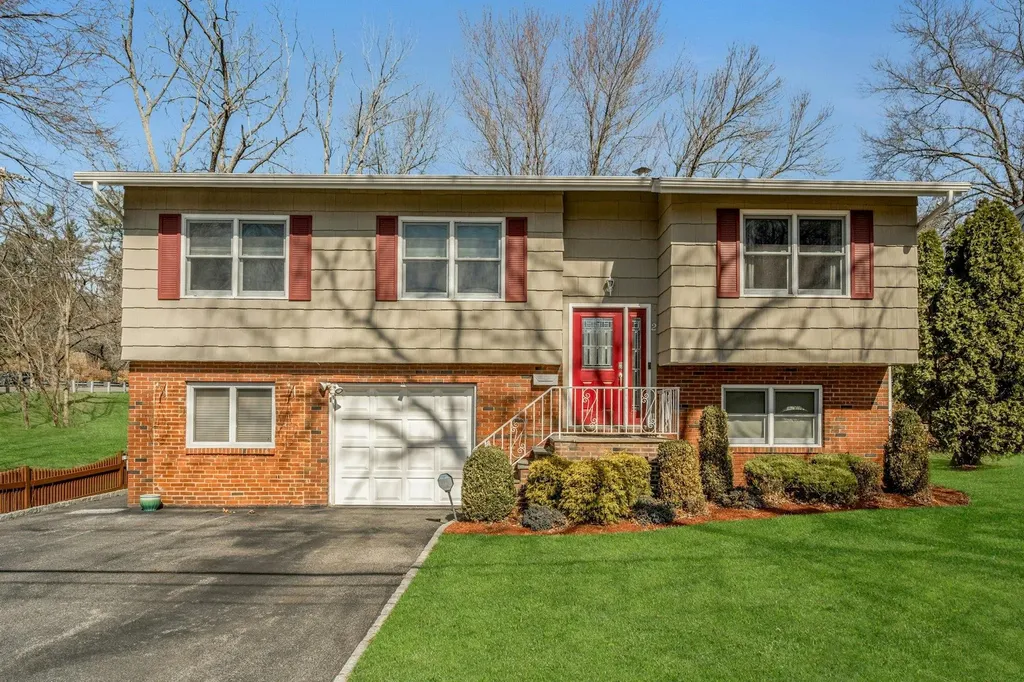 2 Carrigan Avenue White Plains NY 10605