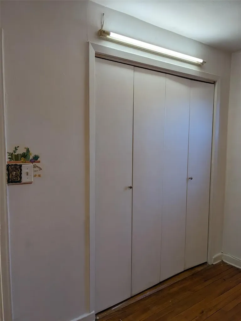 196-54 67 Avenue Fresh Meadows NY 11365