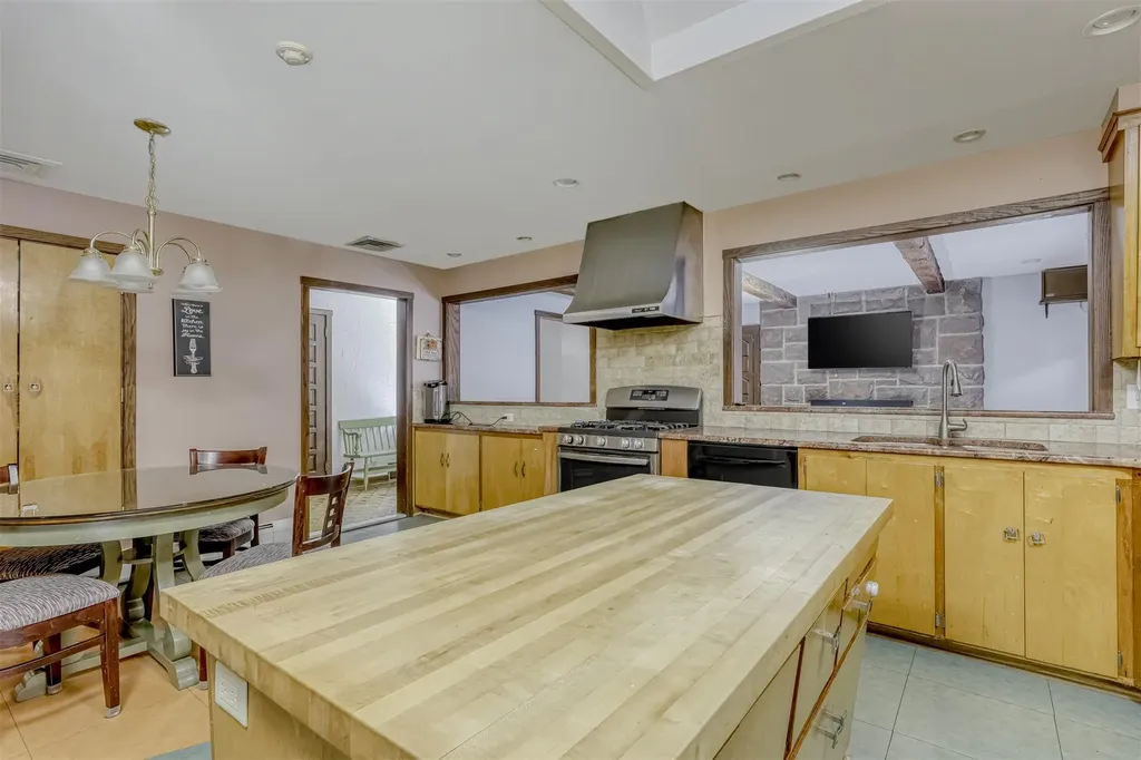 140 Summit Park Road Spring Valley NY 10977