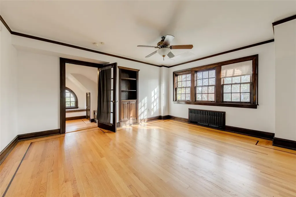 11 Gateway Drive Great Neck NY 11021