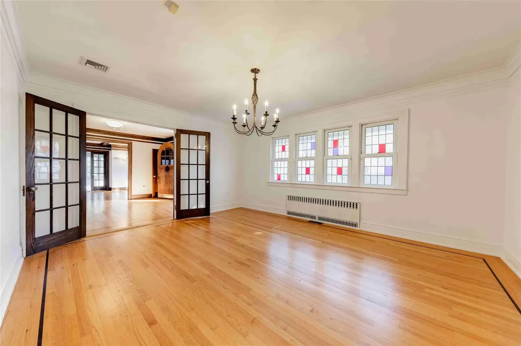 11 Gateway Drive Great Neck NY 11021