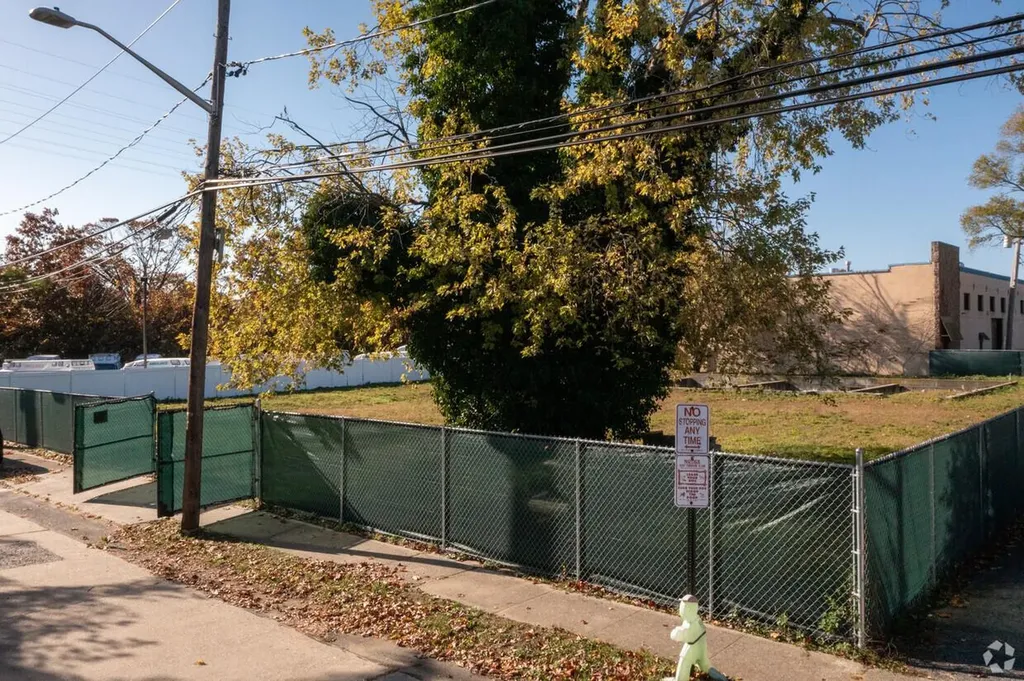 33 Park Place Lynbrook NY 11563