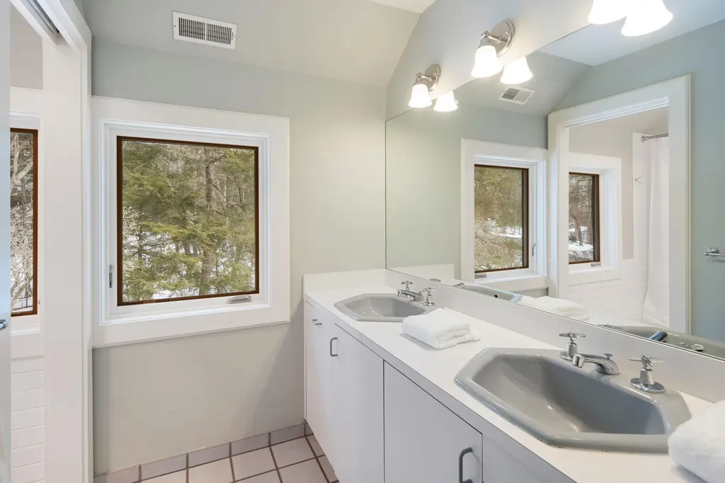 27 Neustadt Lane Chappaqua NY 10514