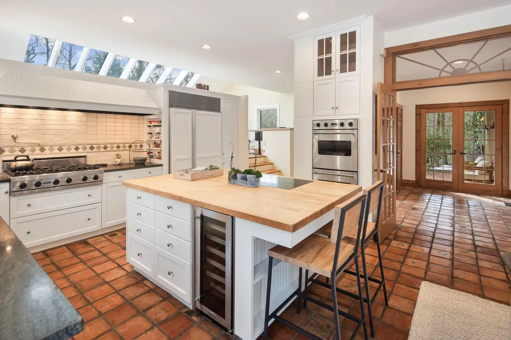 27 Neustadt Lane Chappaqua NY 10514