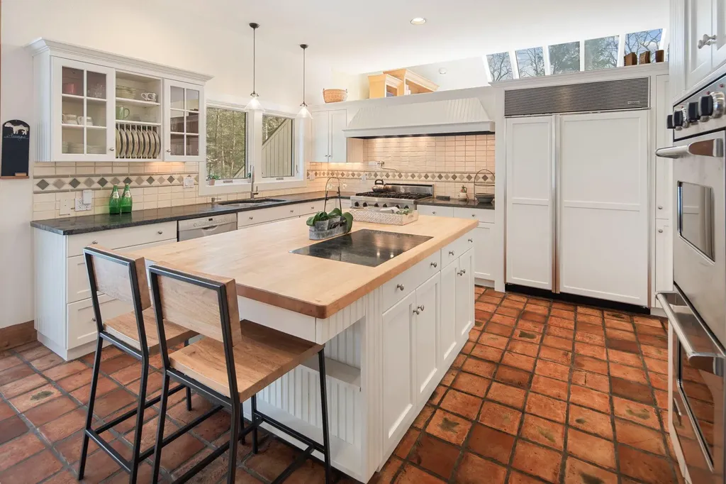 27 Neustadt Lane Chappaqua NY 10514