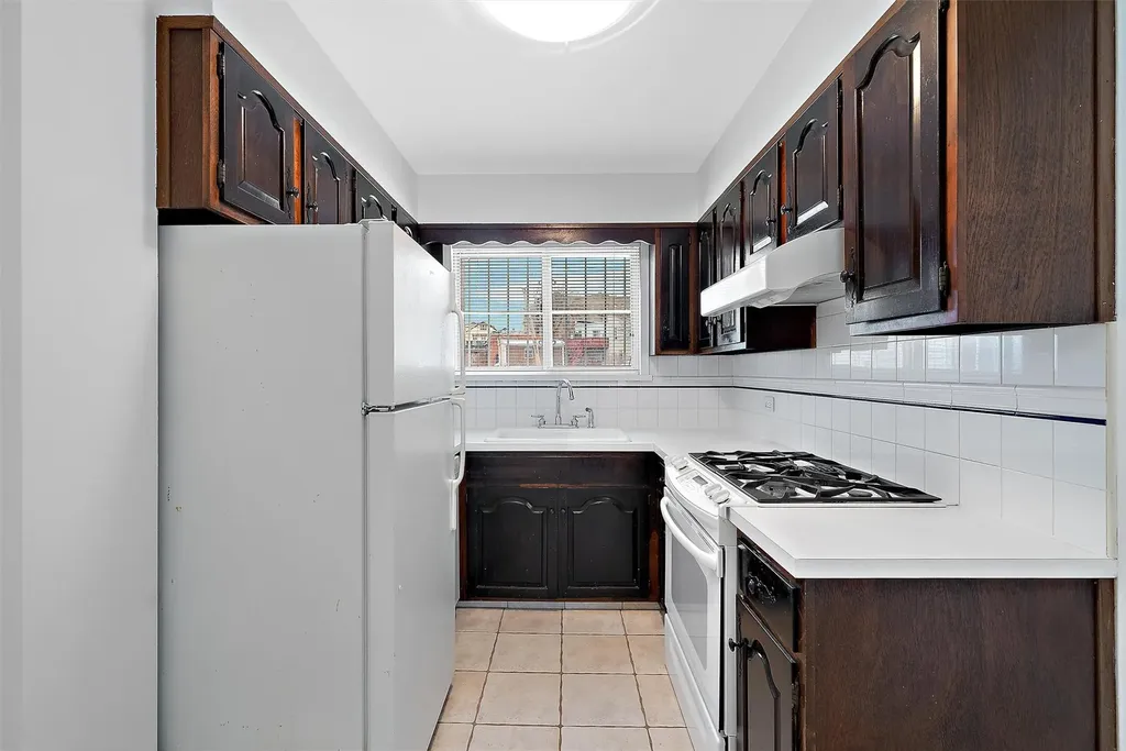 1606 Merry Avenue Bronx NY 10461