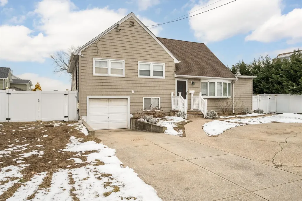 3421 Oceanside Road Oceanside NY 11572