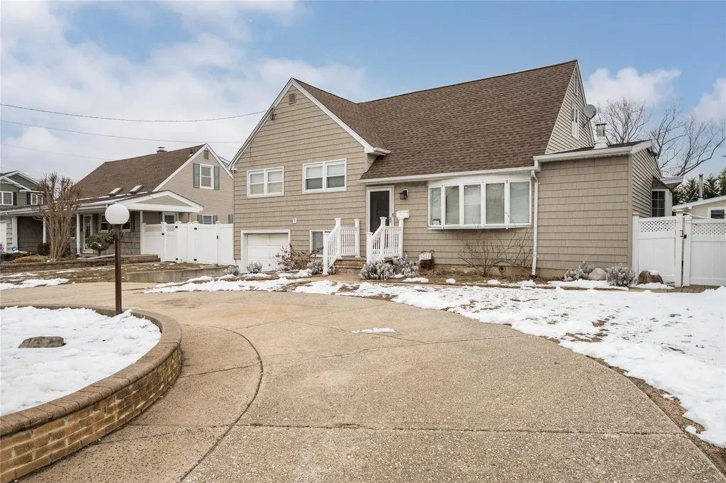 3421 Oceanside Road Oceanside NY 11572