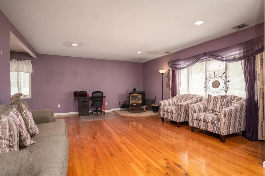 3421 Oceanside Road Oceanside NY 11572