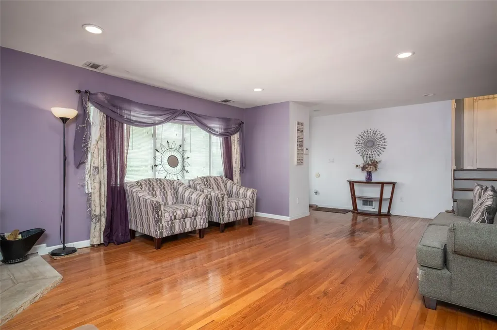 3421 Oceanside Road Oceanside NY 11572