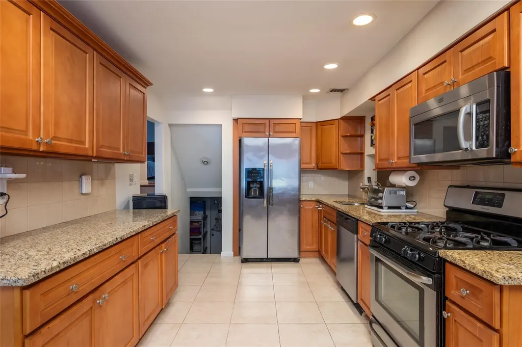 3421 Oceanside Road Oceanside NY 11572