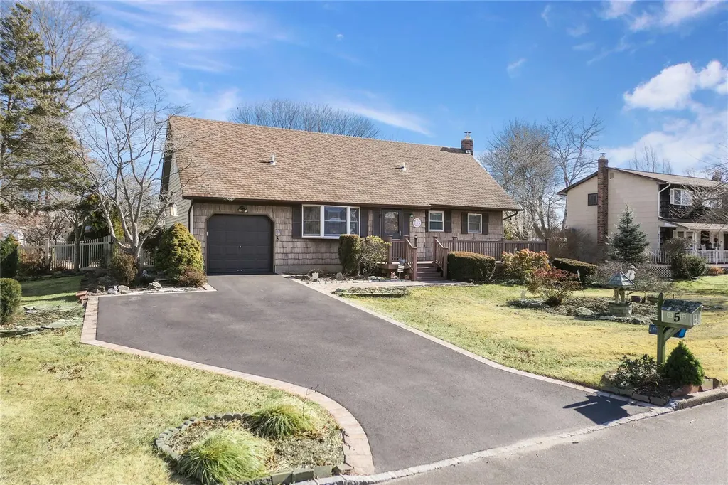 5 Haig Avenue East Patchogue NY 11772