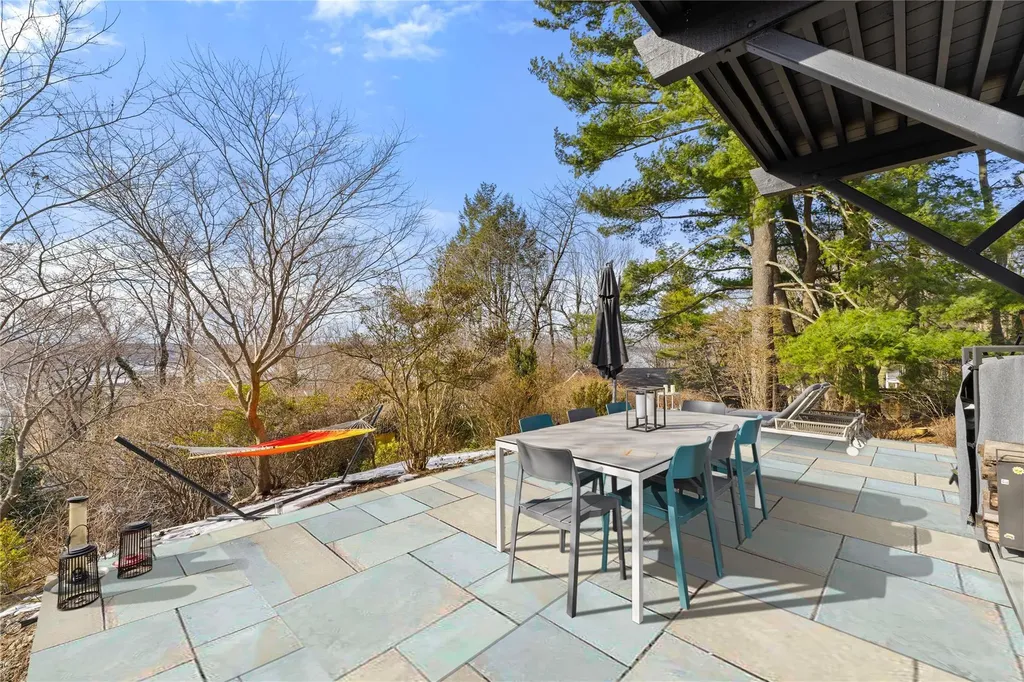 55 Hillside Road Dobbs Ferry NY 10522