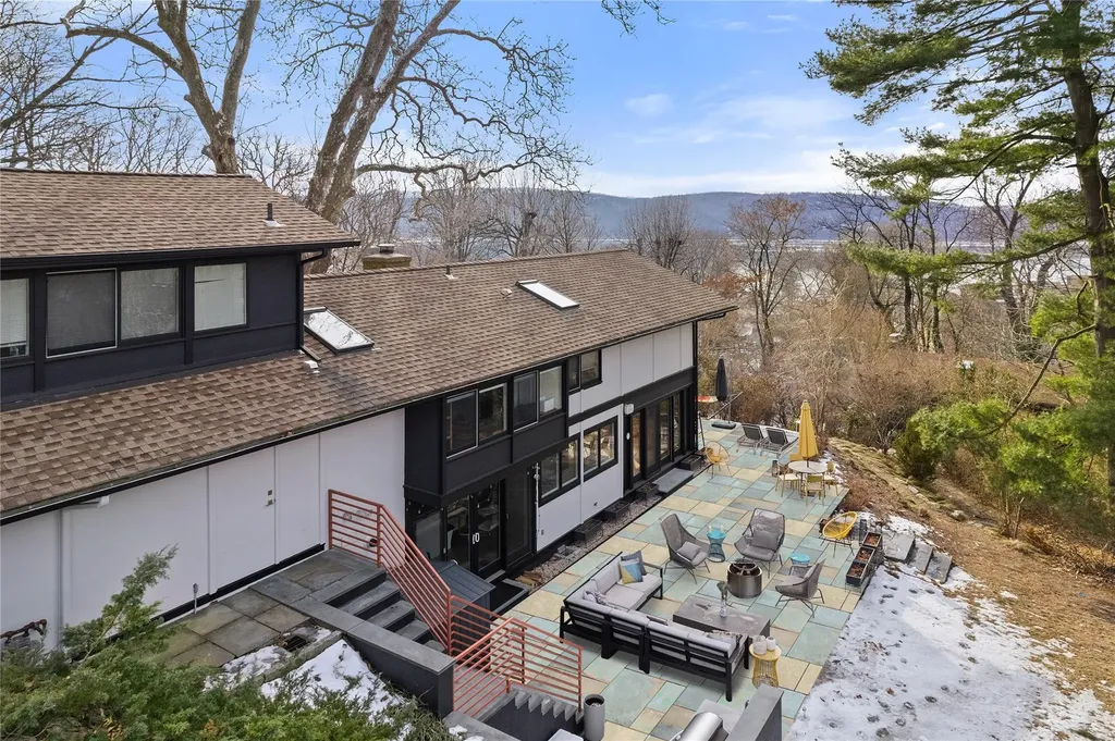 55 Hillside Road Dobbs Ferry NY 10522