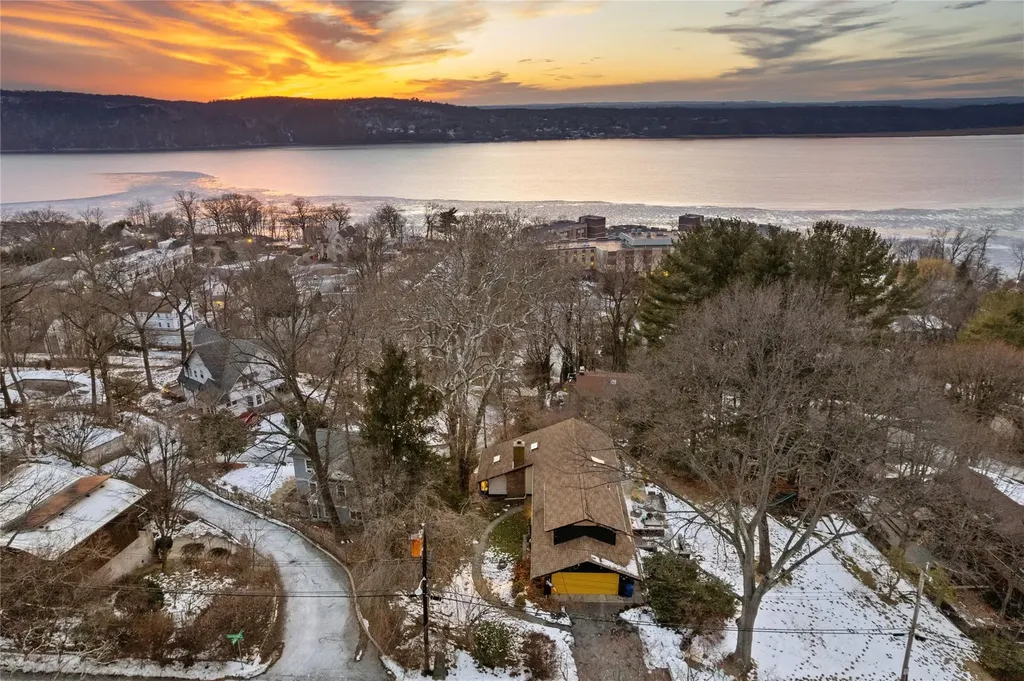 55 Hillside Road Dobbs Ferry NY 10522