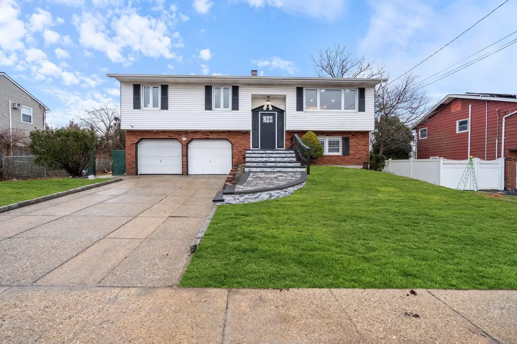 3 Eisenhower Road Brookhaven NY 11720