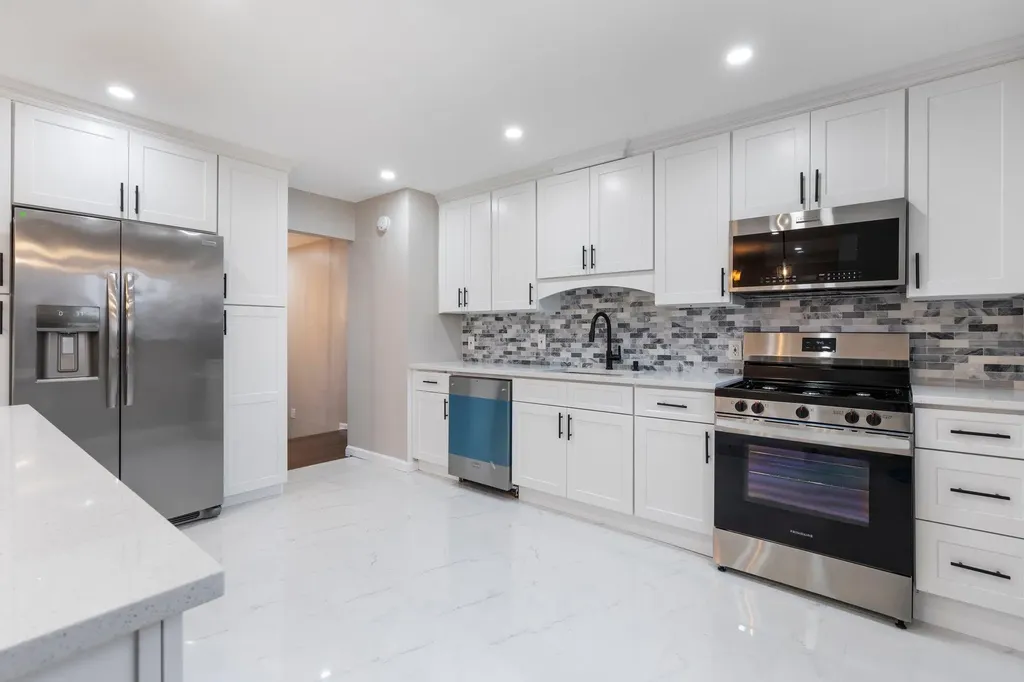 3 Eisenhower Road Centereach NY 11720