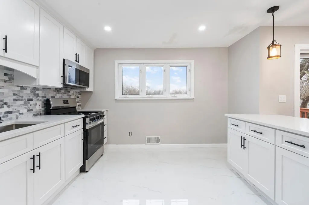 3 Eisenhower Road Centereach NY 11720
