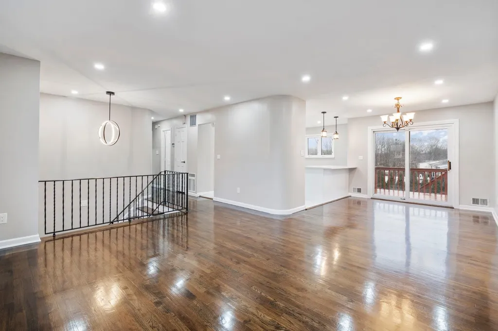 3 Eisenhower Road Centereach NY 11720
