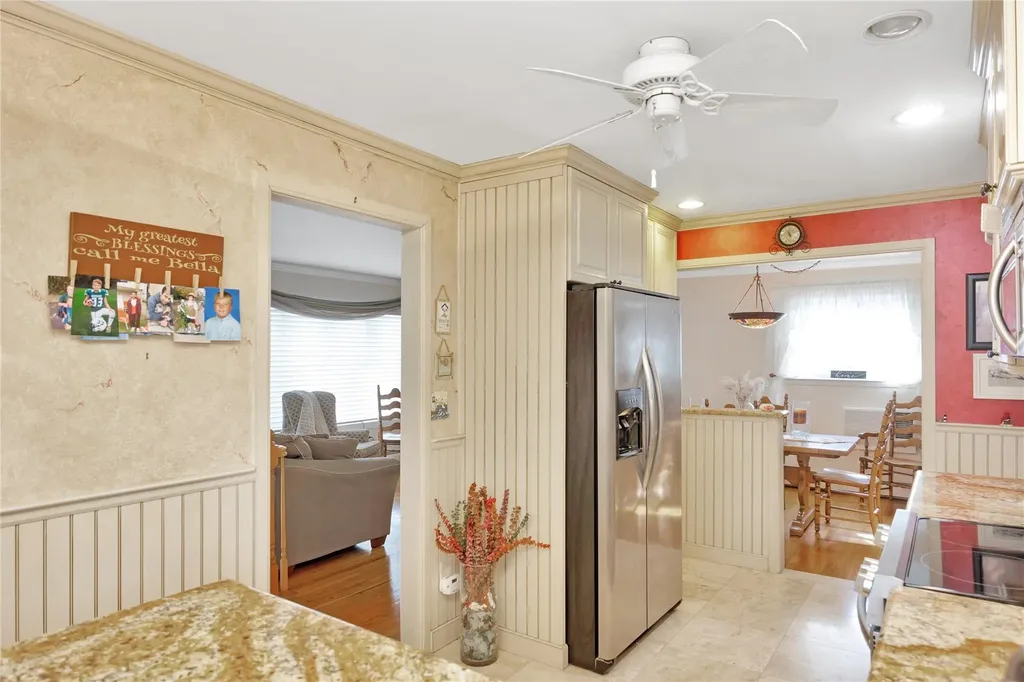 94 Cherokee Avenue West Islip NY 11795